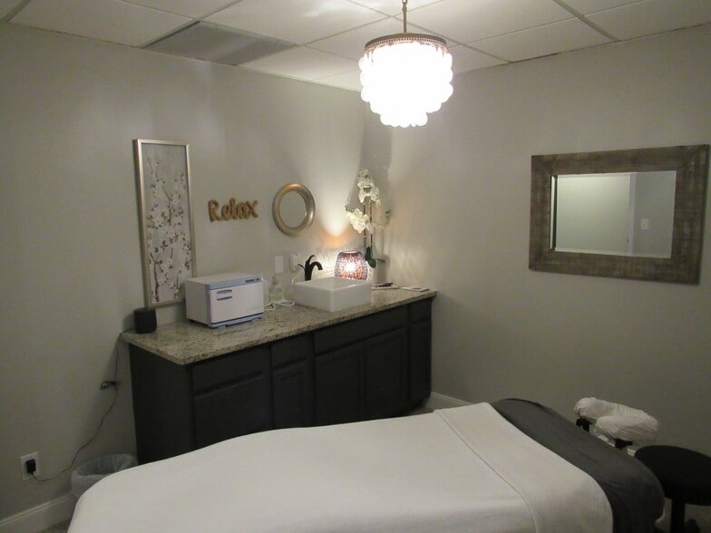 More Photos Of 595 W Granada Blvd, Ormond Beach Medical For Sale