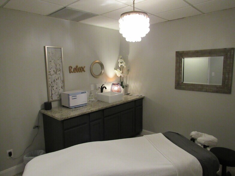 More Photos Of 595 W Granada Blvd, Ormond Beach Medical For Sale