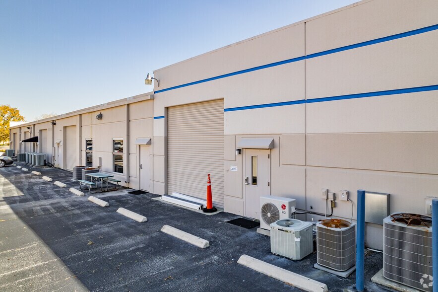 More Photos Of 85 SW 52nd Ave, Ocala Office For Lease