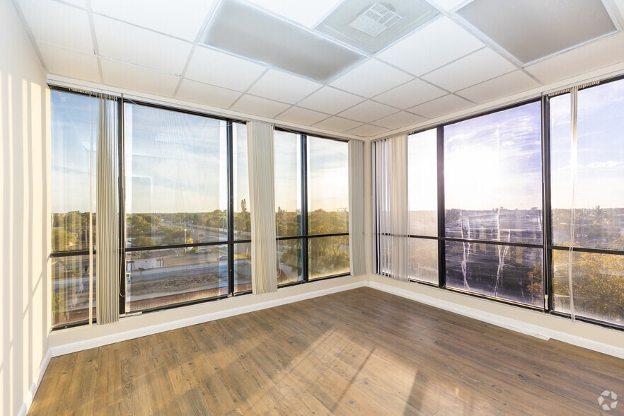 More Photos Of 840 SW 81st Ave, North Lauderdale Office For Sale