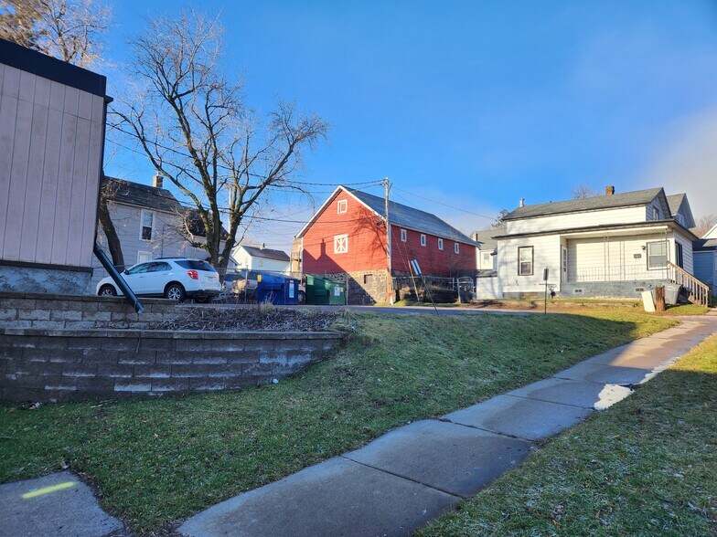 More Photos Of 831 E 2nd St, Duluth Office For Sale