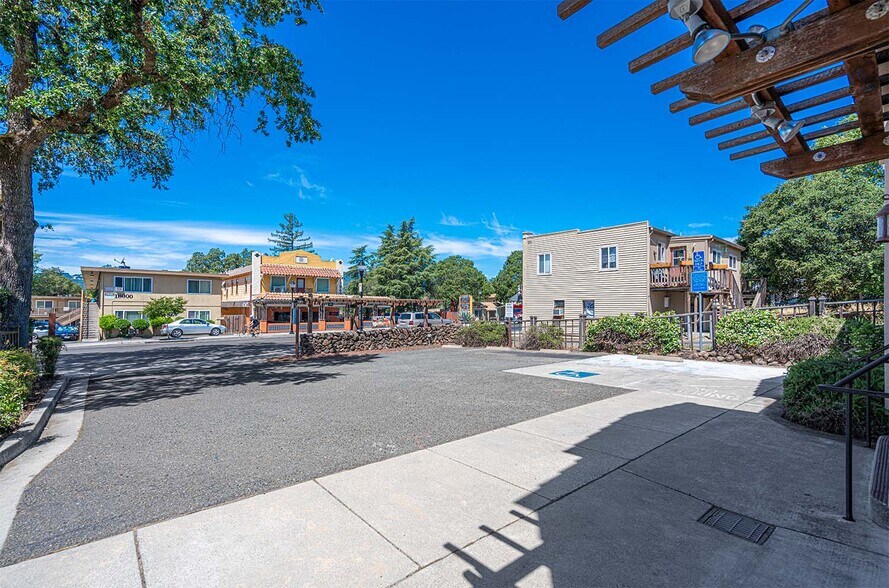 More Photos Of 17977 Sonoma Hwy, Sonoma Office For Sale