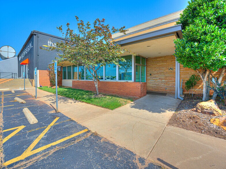 More Photos Of 521 W Wilshire Blvd, Oklahoma City Medical For Sale