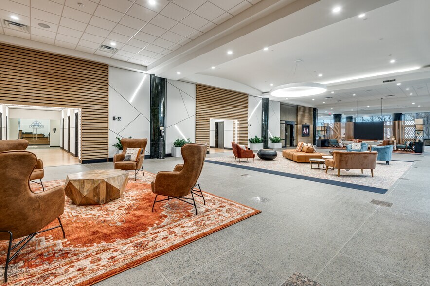 More Photos Of 600 E Las Colinas Blvd, Irving Office For Lease