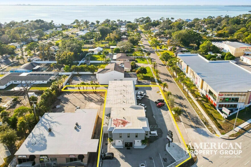 More Photos Of 7910 N Tamiami Trl, Sarasota Office For Sale