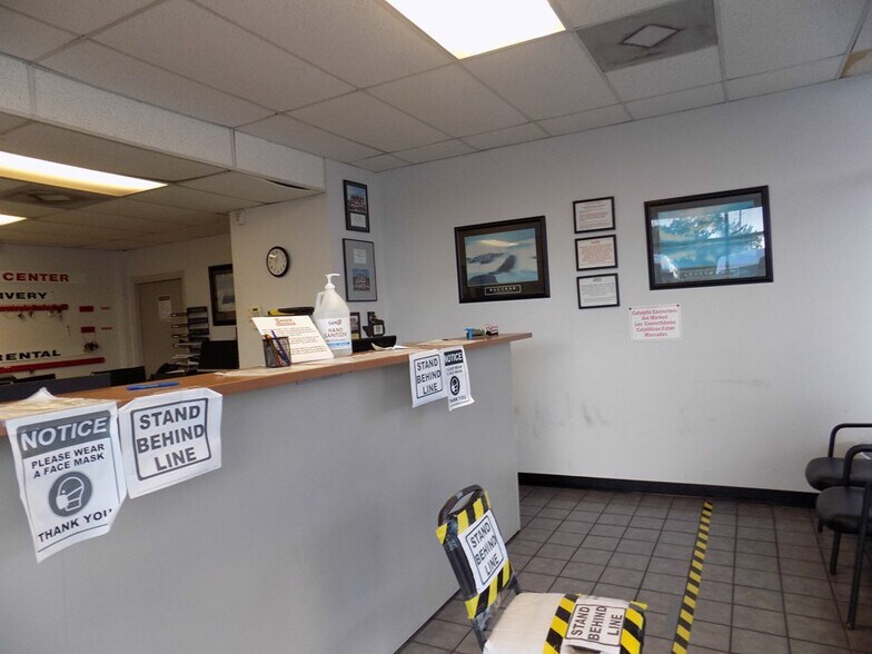 More Photos Of 4300 Airport Blvd, Austin Auto Dealership For Sale