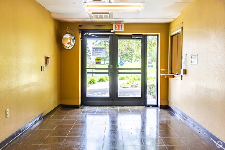 More Photos Of 1205-1227 Barberry Dr, Janesville Manufacturing For Sale