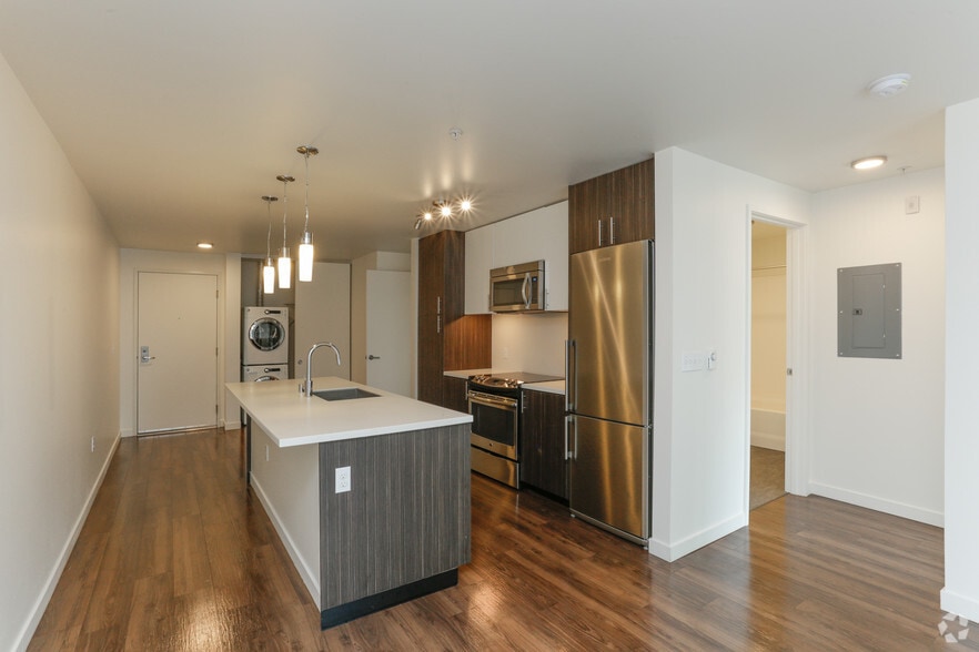More Photos Of 900 NE 65th St, Seattle Apartments For Lease