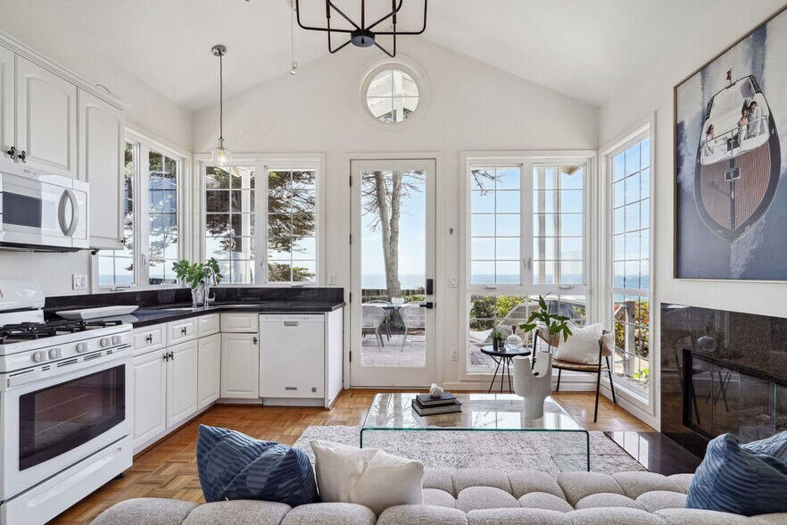 More Photos Of 931-939 Ocean Ave, Del Mar Apartments For Sale