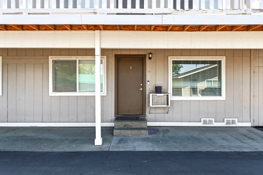 More Photos Of 108 SE 6th St, College Place Apartments For Sale