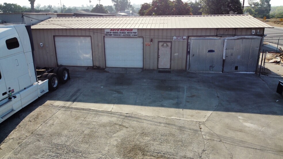 More Photos Of 10565 Limonite Ave, Jurupa Valley Warehouse For Lease