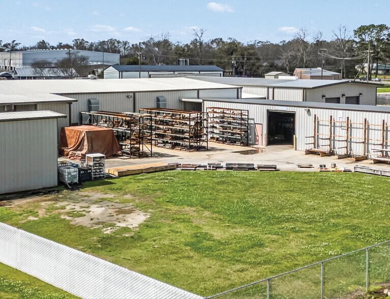 More Photos Of 3655 W Park Ave, Gray Industrial For Sale