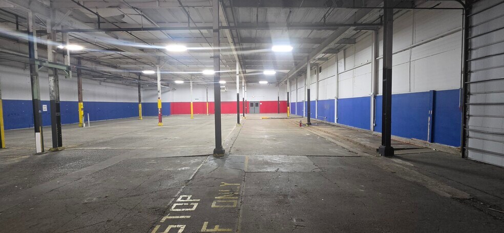 More Photos Of 165 S Platt St, Albion Town Orleans Warehouse For Lease