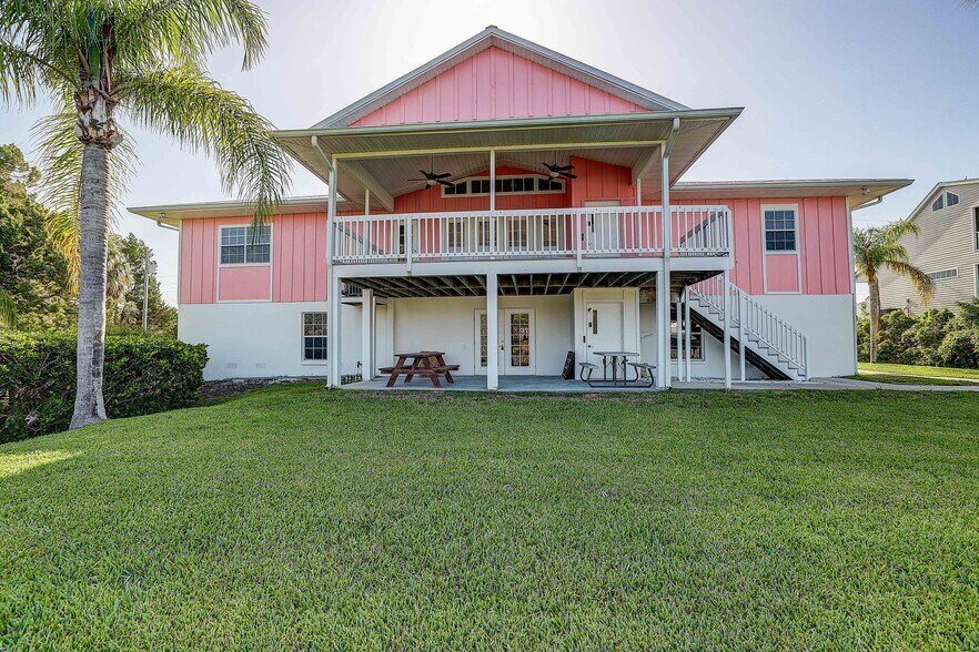 More Photos Of 3263 Shoal Line Blvd, Hernando Beach Office For Lease