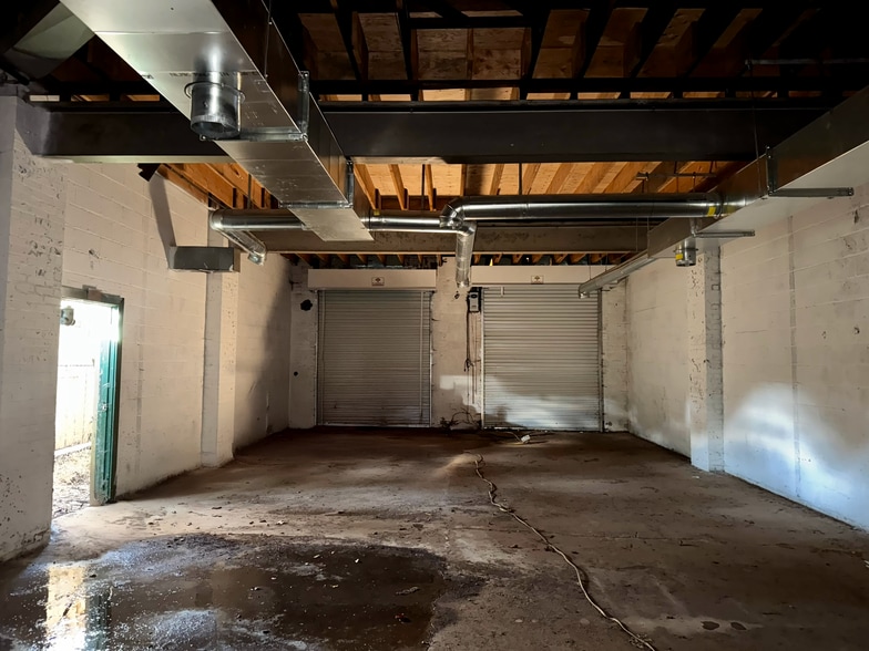 More Photos Of 292 E Smith St, Woodbridge Warehouse For Sale