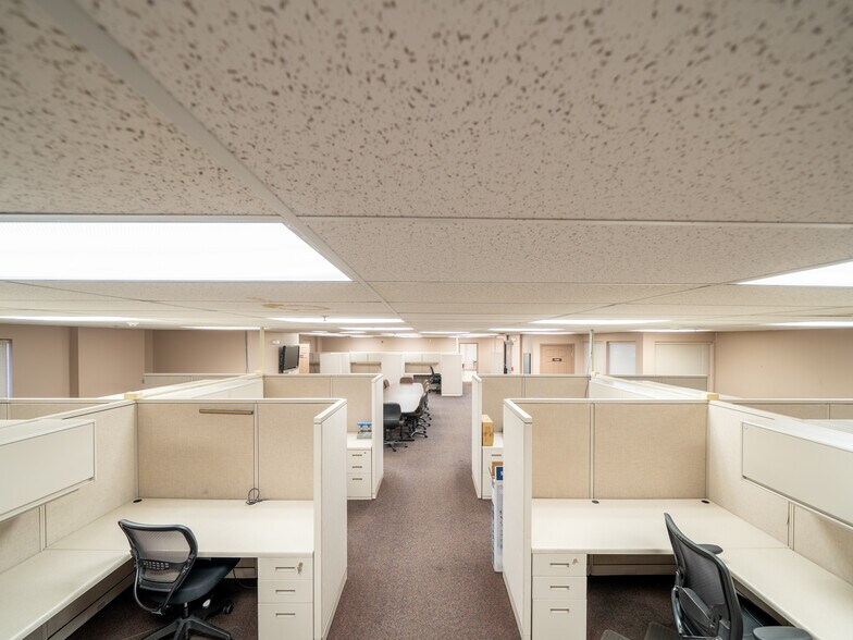 More Photos Of 20 Cedarfield Commons, Greece Medical For Lease