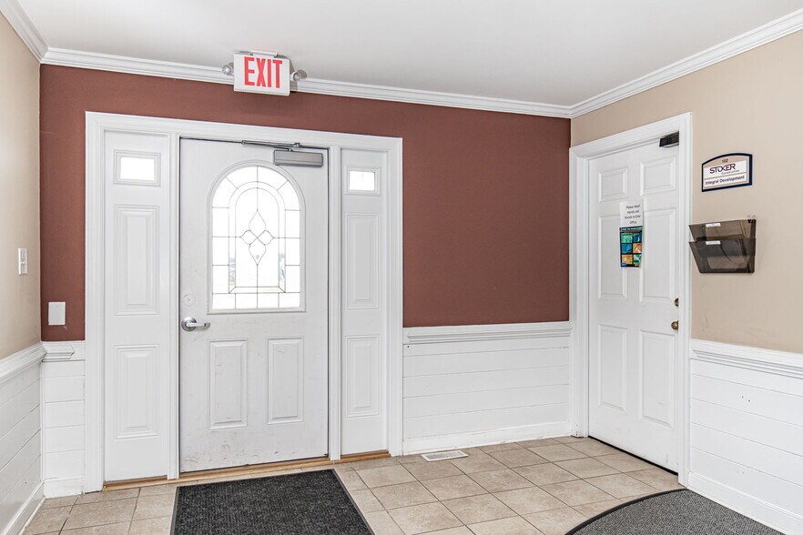 More Photos Of 10810 Hasty Ln, Midlothian Office For Lease