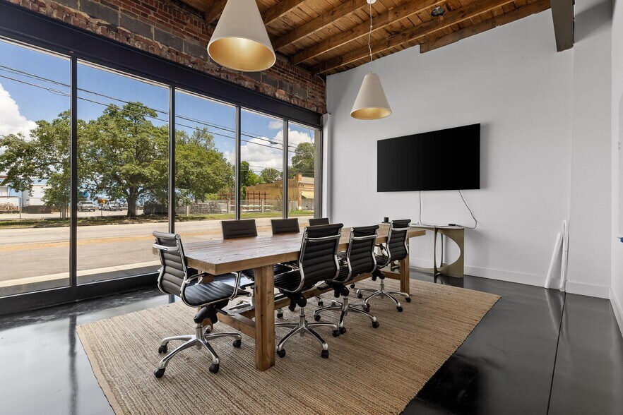 More Photos Of 1412 E Main St, Chattanooga Office For Sale