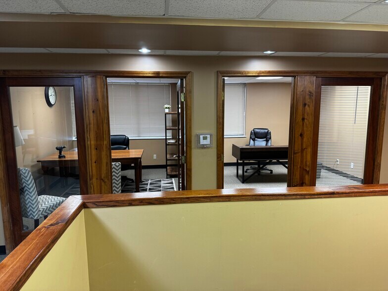 More Photos Of 4228 S Hocker Dr, Independence Office For Sale