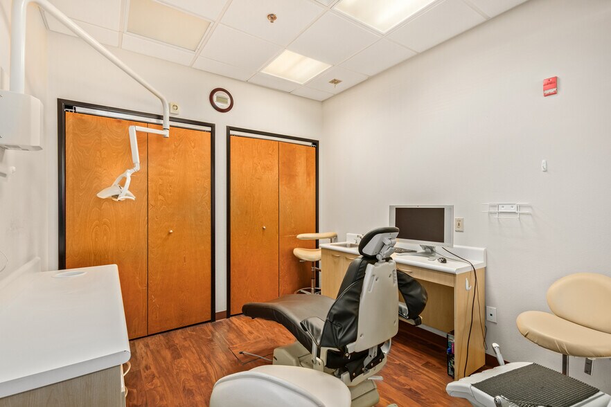 More Photos Of 9179 W Thunderbird Rd, Peoria Medical For Lease