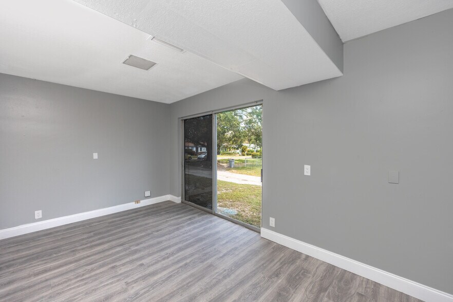 More Photos Of 2100 Dr Martin Luther King Jr St S, Saint Petersburg Medical For Sale