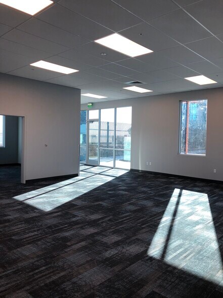 More Photos Of 5649 S Avery Cir, Mesa Airplane Hangar For Sale