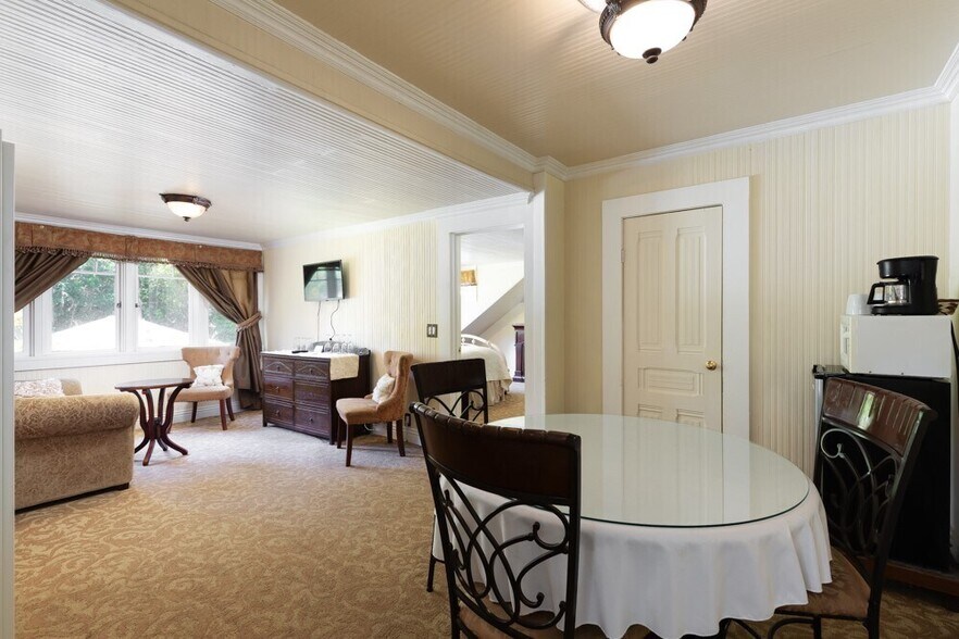 More Photos Of 620 El Salto Dr, Capitola Hospitality For Sale