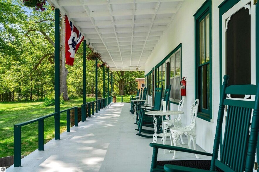 More Photos Of 18599 Mission Rd, Traverse City Hotel For Sale