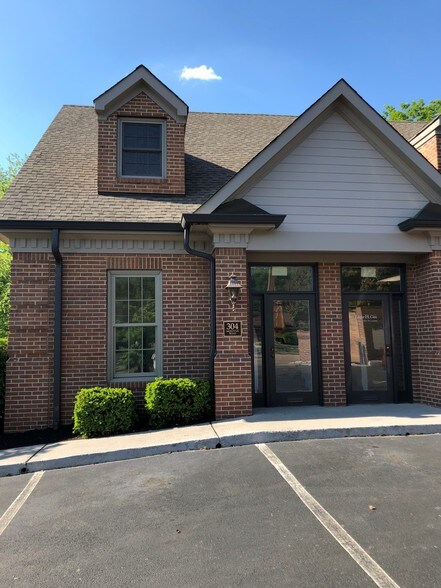 More Photos Of 300-304 Montvue Rd, Knoxville Office For Lease