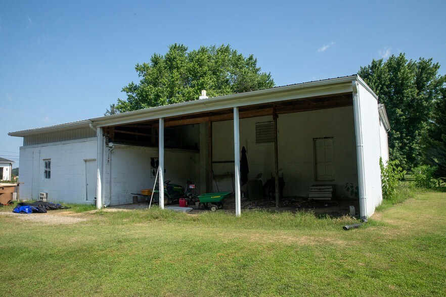More Photos Of 719 S DuPont Blvd, Milford Flex For Sale