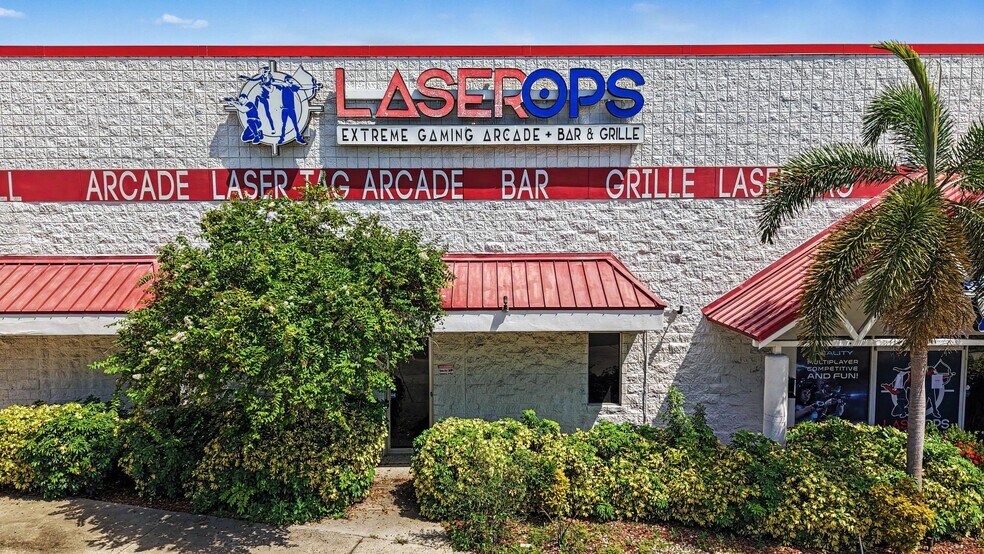 More Photos Of 6295 Waters Ave, Tampa Unknown For Lease