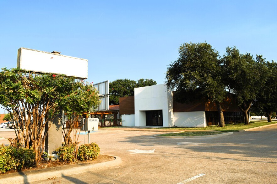 More Photos Of 1702-1736 E Belt Line Rd, Richardson Unknown For Lease