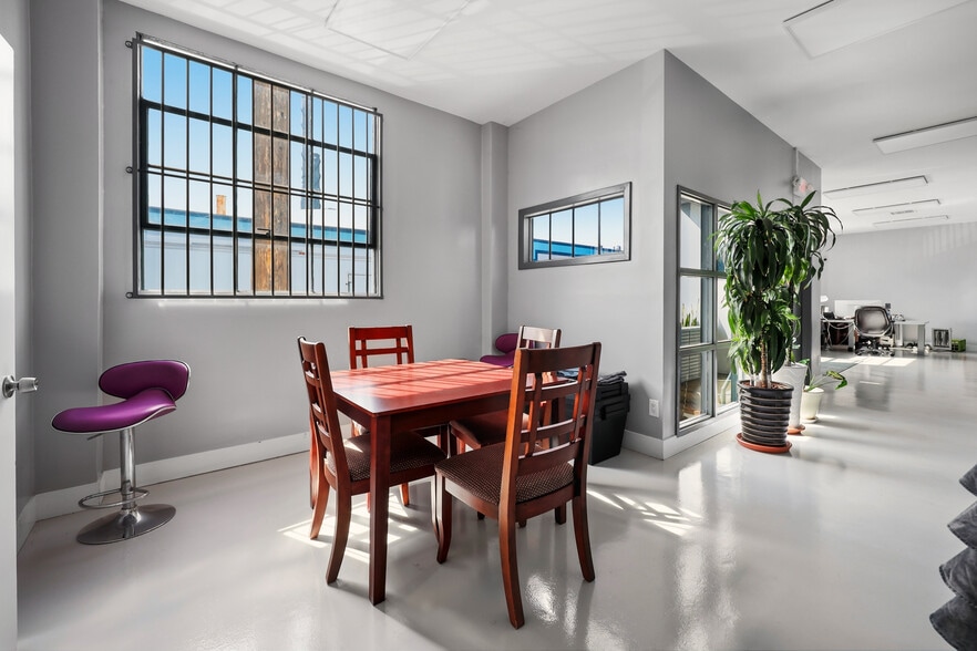 More Photos Of 4807-4827 E 49th St, Vernon Warehouse For Lease