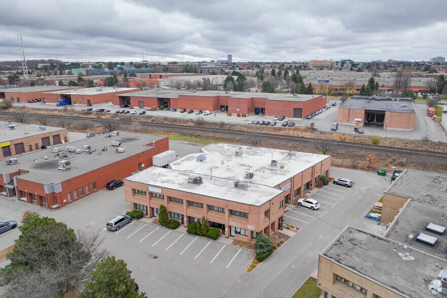 More Photos Of 185 Riviera Dr, Markham Office For Lease