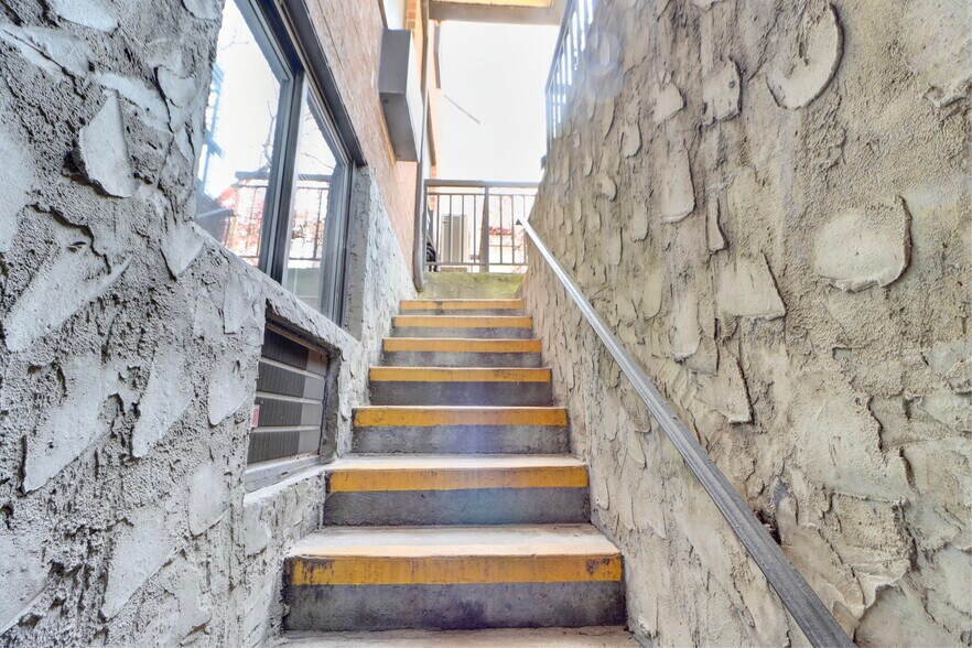 More Photos Of 5926 Bleecker St, Ridgewood Medical For Sale