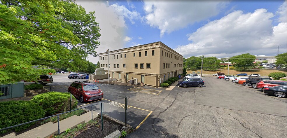 More Photos Of 110 Fort Couch Rd, Pittsburgh Office For Lease
