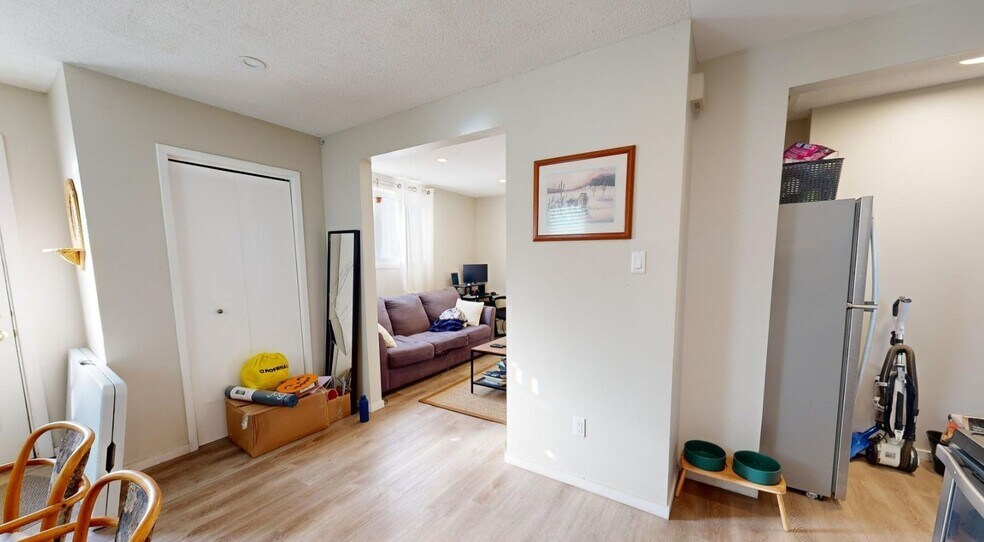 More Photos Of 184 Simcoe St, London Apartments For Sale