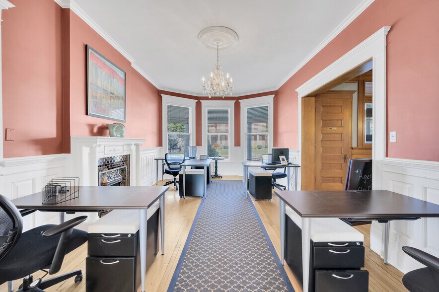 More Photos Of 1813 Main St, Blakely Office For Sale