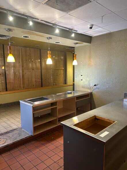 More Photos Of 6435 Mission Gorge Rd, San Diego Fast Food For Lease