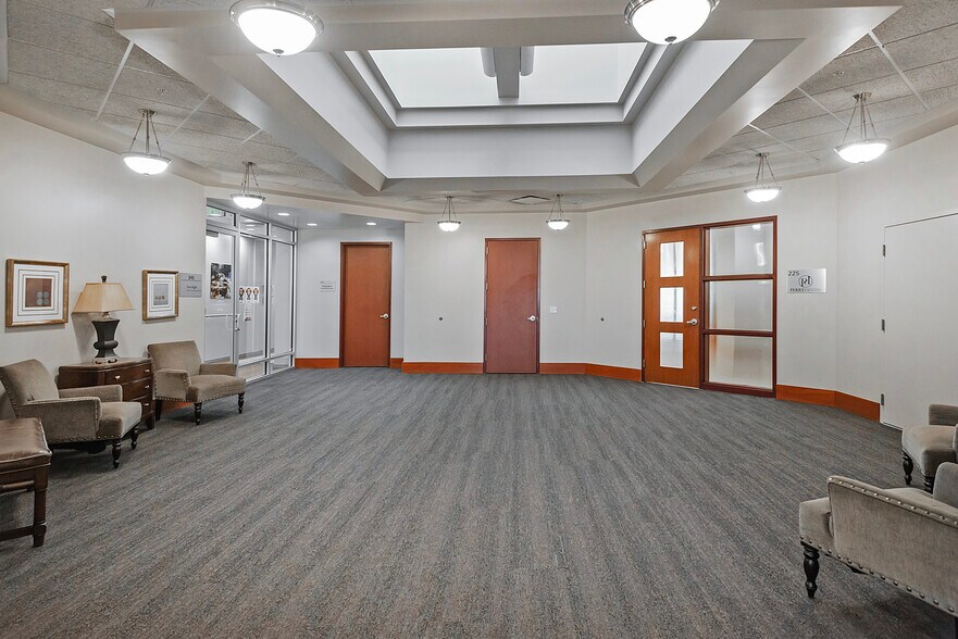 More Photos Of 320 W River Park Dr, Provo Medical For Sale