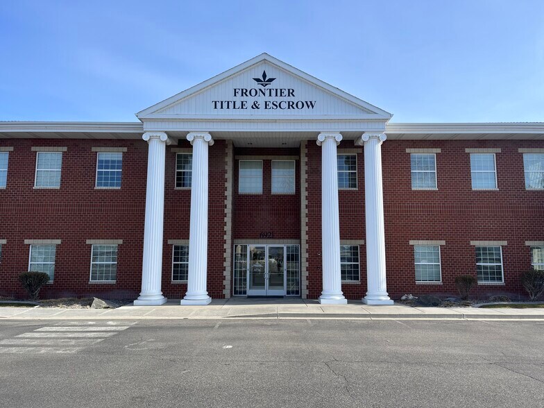 More Photos Of 6921 Crosswind Blvd, Kennewick Office For Sale