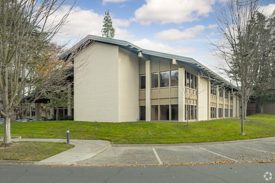 More Photos Of 3600 American River Dr, Sacramento Unknown For Lease
