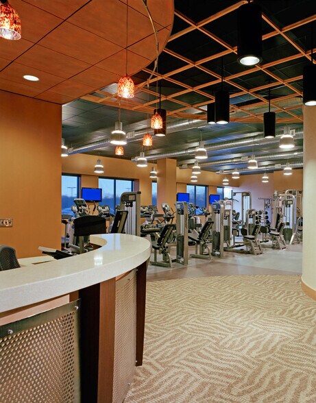 More Photos Of 1 Griffin Rd N, Windsor Office For Sale