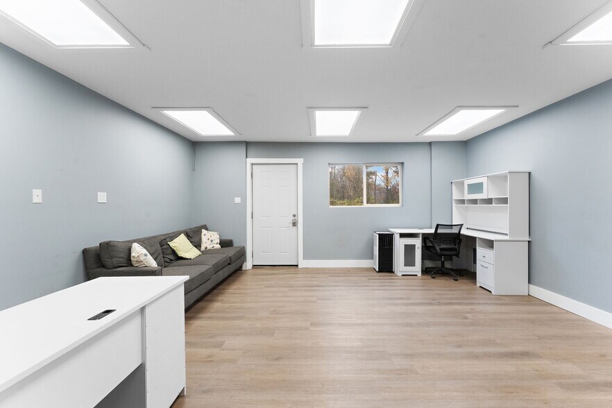 More Photos Of 345 N 400 E, Valparaiso Warehouse For Lease