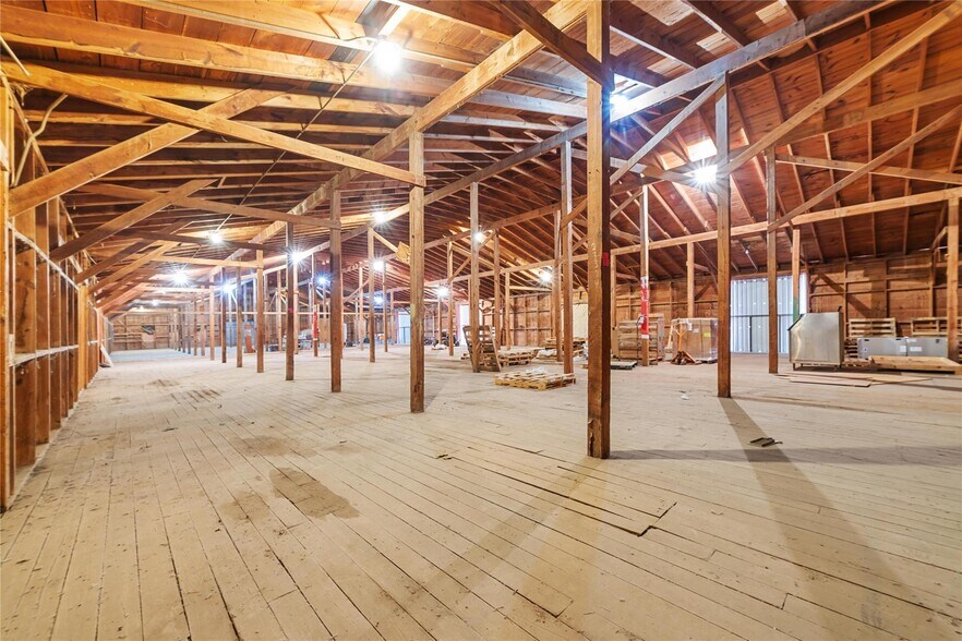 More Photos Of 1403 Blake Dr, Brownwood Warehouse For Sale