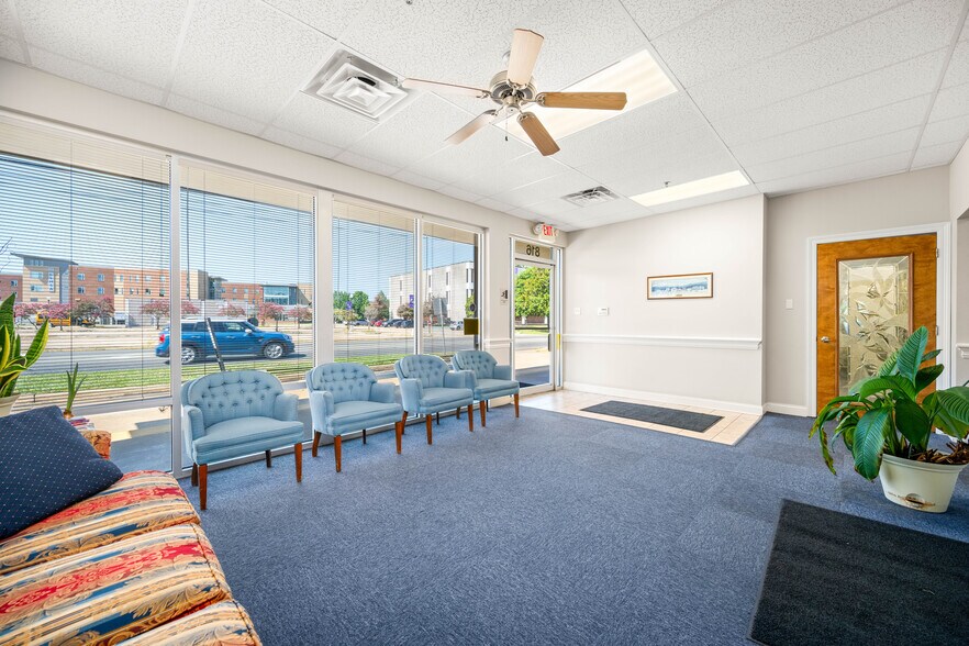 More Photos Of 816 University Pky, Natchitoches Office For Sale
