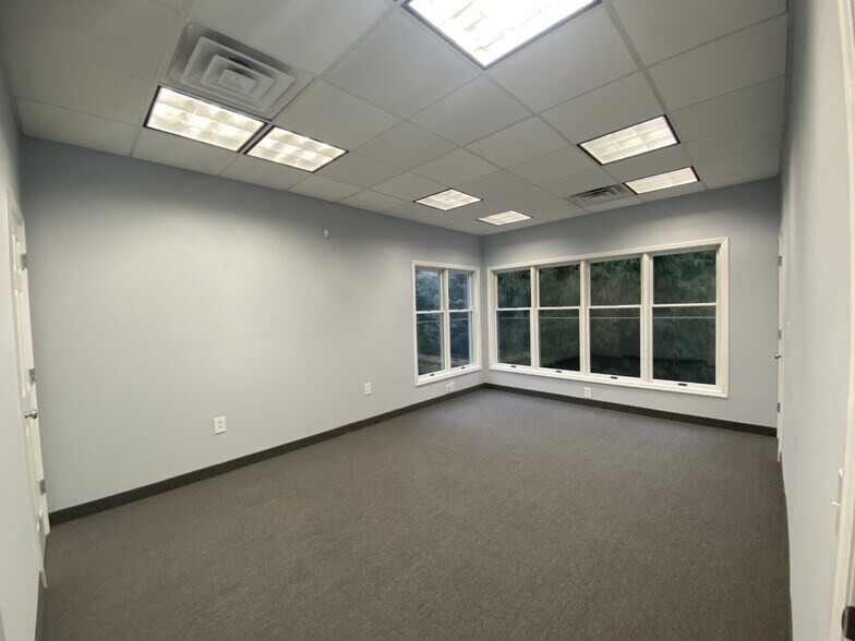 More Photos Of 1 Hunter Ave, Armonk Medical For Lease