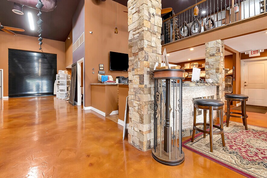 More Photos Of 7716 Davis Blvd, North Richland Hills Storefront For Lease