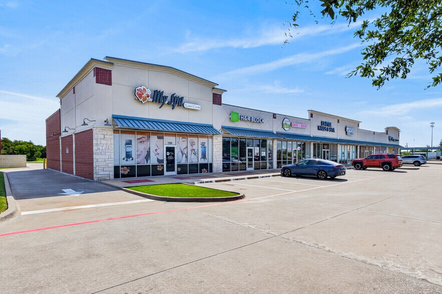 More Photos Of 108 E Us Highway 80, Forney Freestanding For Lease