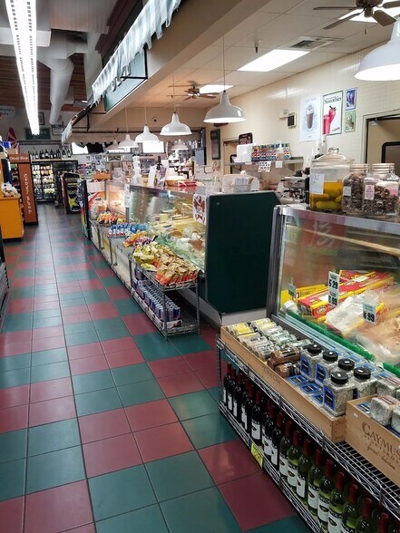 More Photos Of 4625 N Duncan Rd, Linden Supermarket For Sale